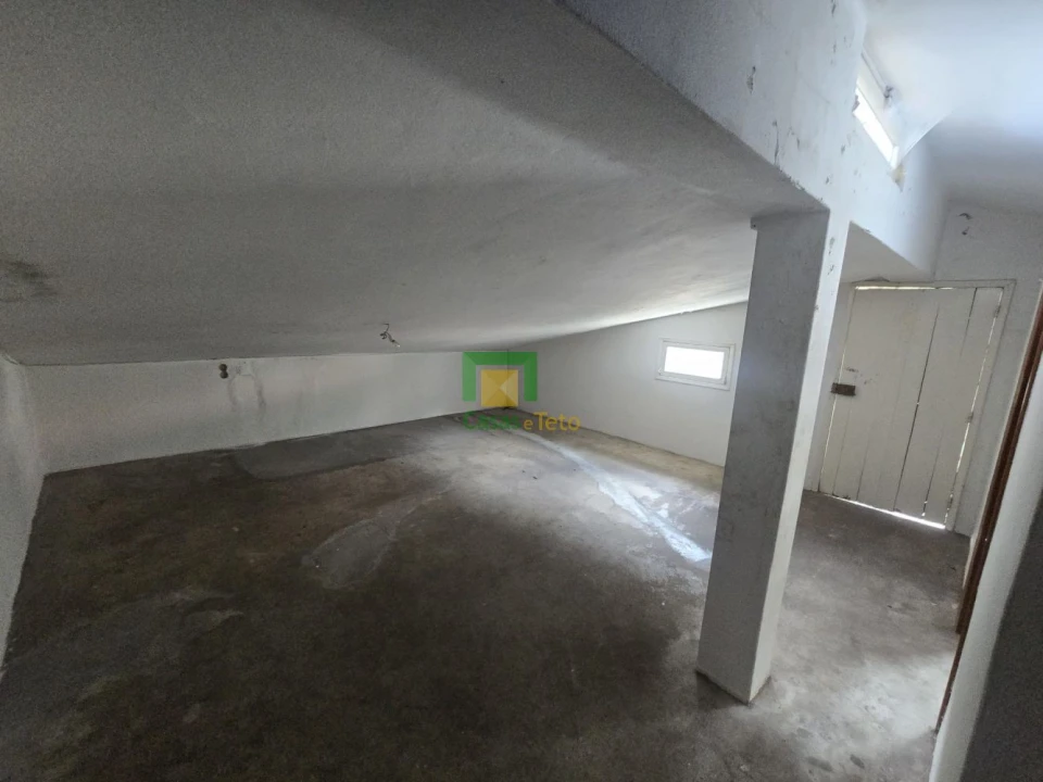 Moradia T7 para Venda em Estreito de Camara de Lobos Foto 13