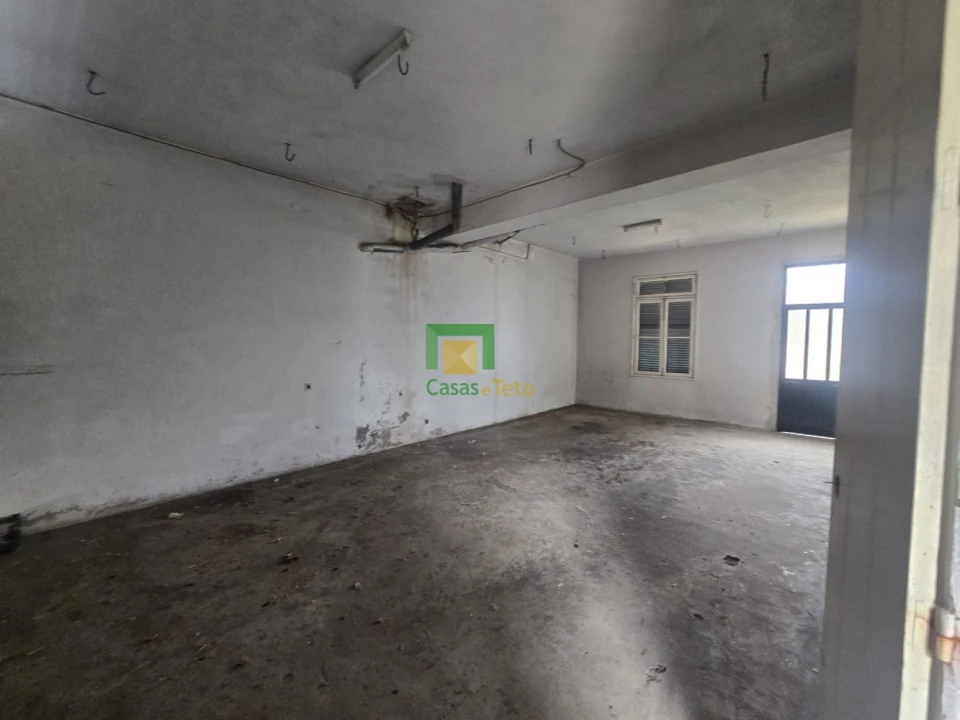 Moradia T7 para Venda em Estreito de Camara de Lobos Foto 5