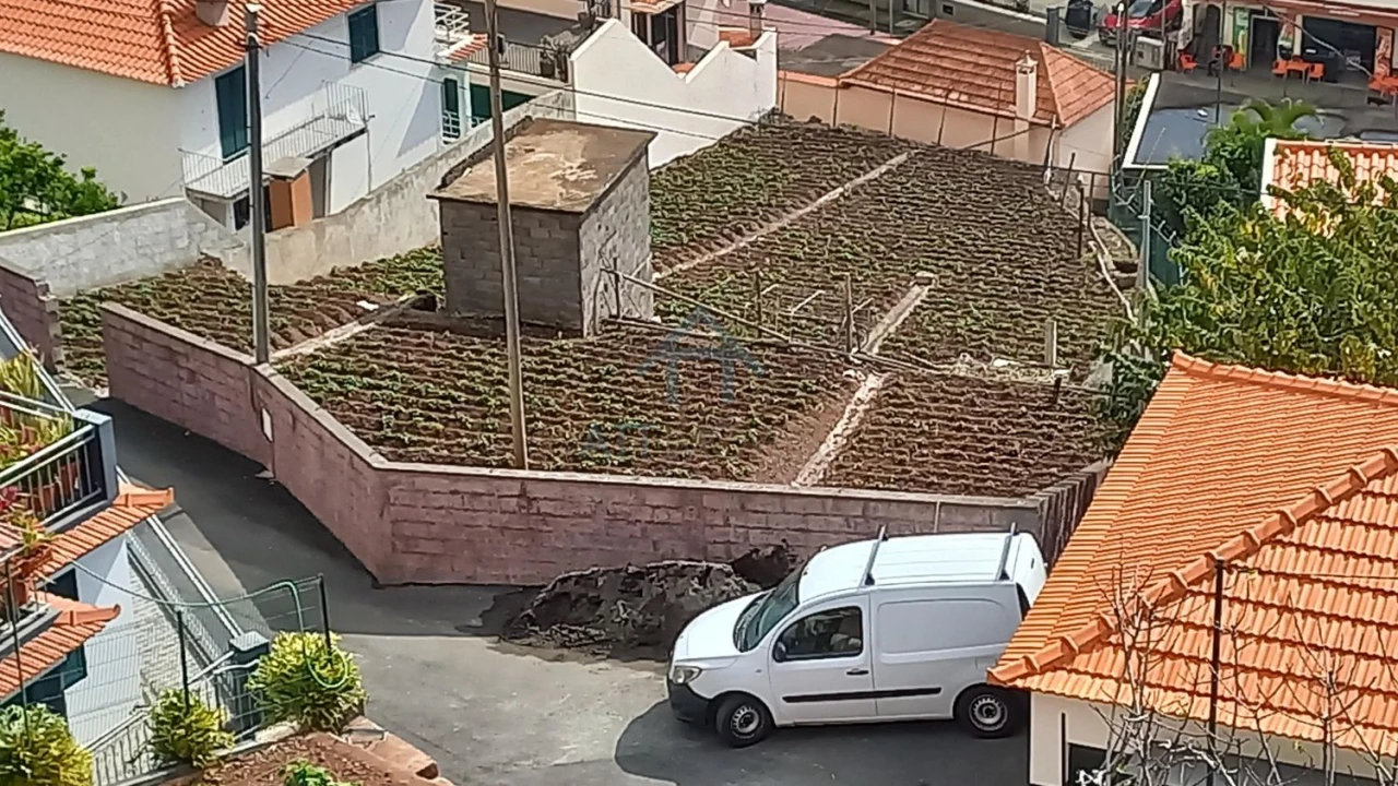 Terreno para Venda em Camara de Lobos Foto 4