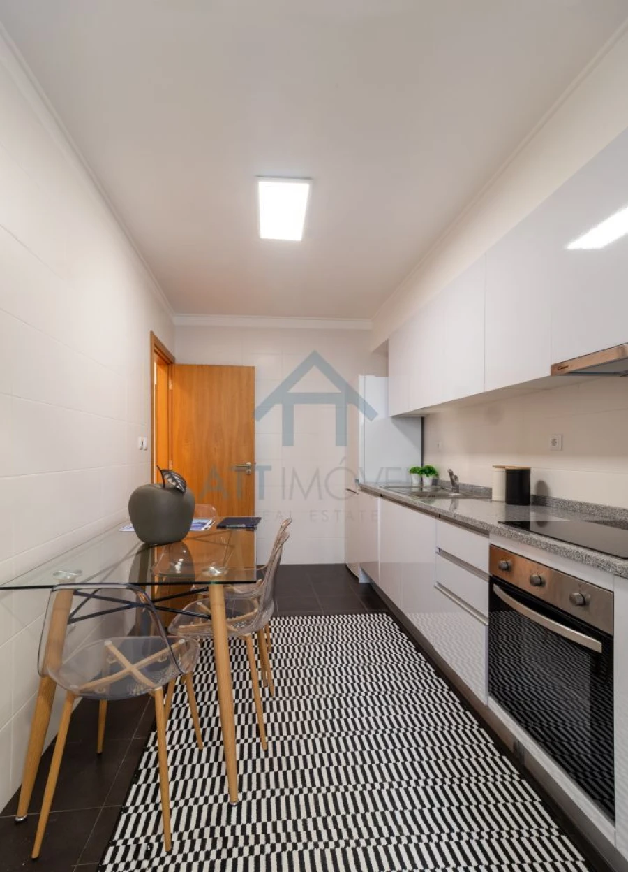 Apartamento T2 para Venda em Caniço Foto 6