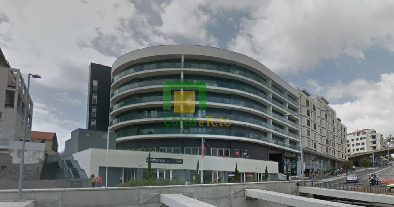 Garagem para Arrendamento em Funchal (Santa Luzia) Foto 1