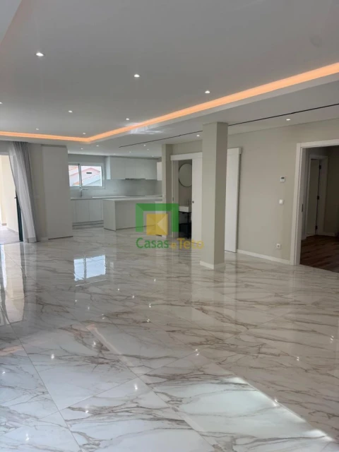 Moradia T3 para Venda em Funchal (Santa Maria Maior)