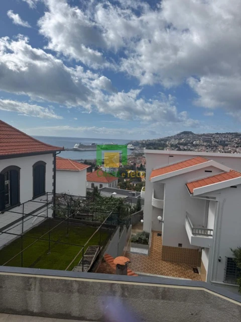Moradia T3 para Venda em Funchal (Santa Maria Maior)