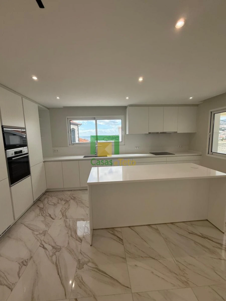 Moradia T3 para Venda em Funchal (Santa Maria Maior) Foto 24