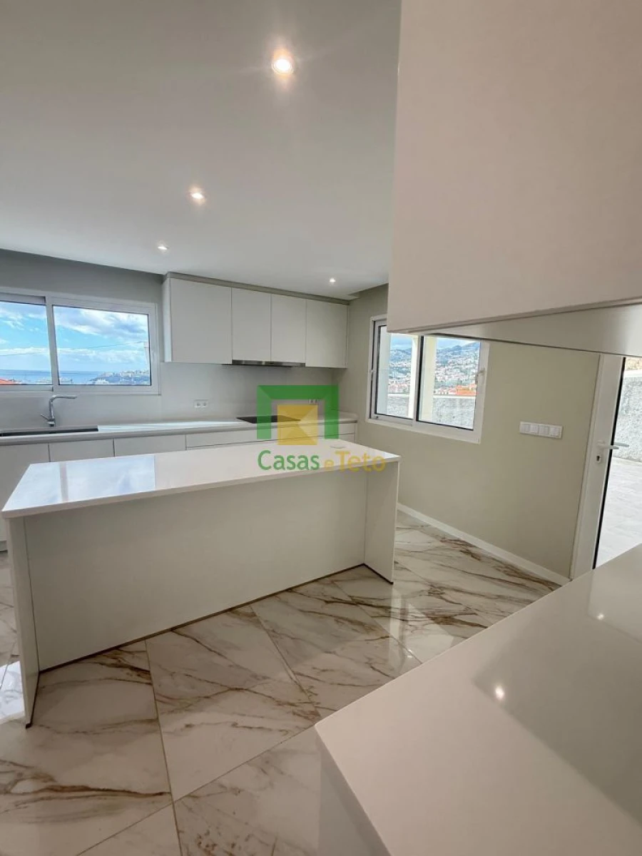 Moradia T3 para Venda em Funchal (Santa Maria Maior) Foto 26