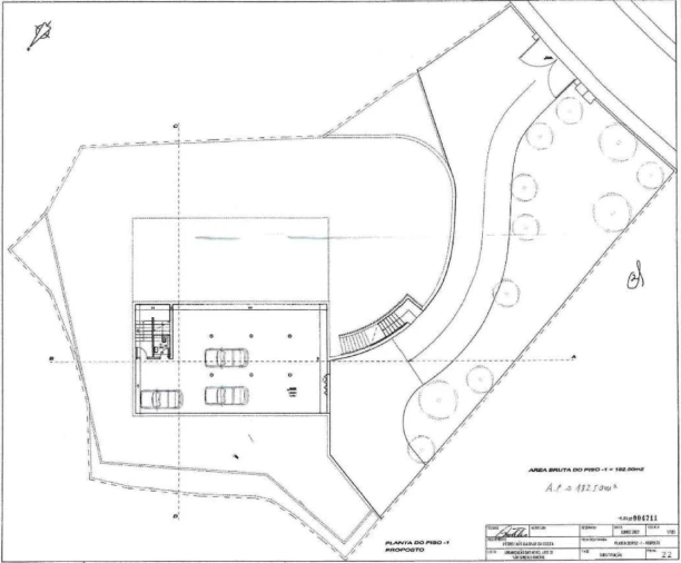 Moradia T6 para Venda em São Gonçalo Planta 1