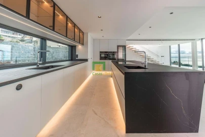 Moradia T2 para Venda em Funchal (Santa Maria Maior)