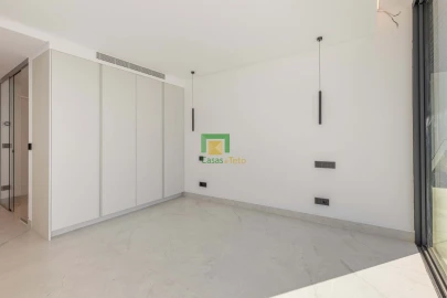 Moradia T2 para Venda em Funchal (Santa Maria Maior)