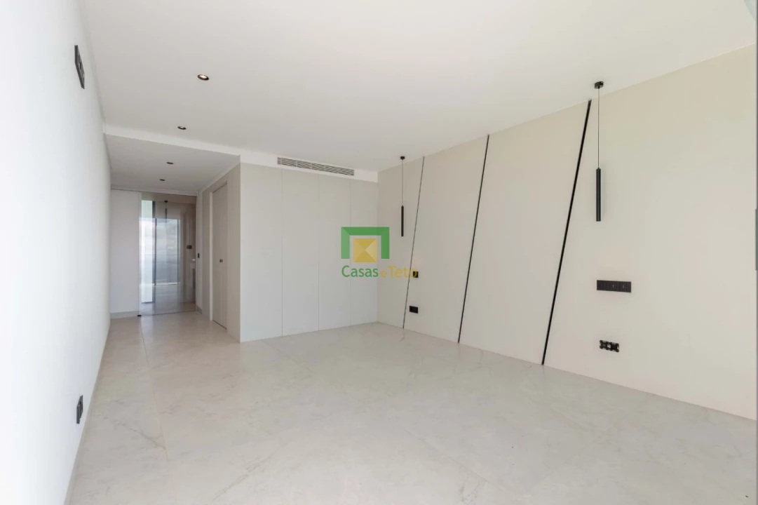 Moradia T2 para Venda em Funchal (Santa Maria Maior) Foto 22