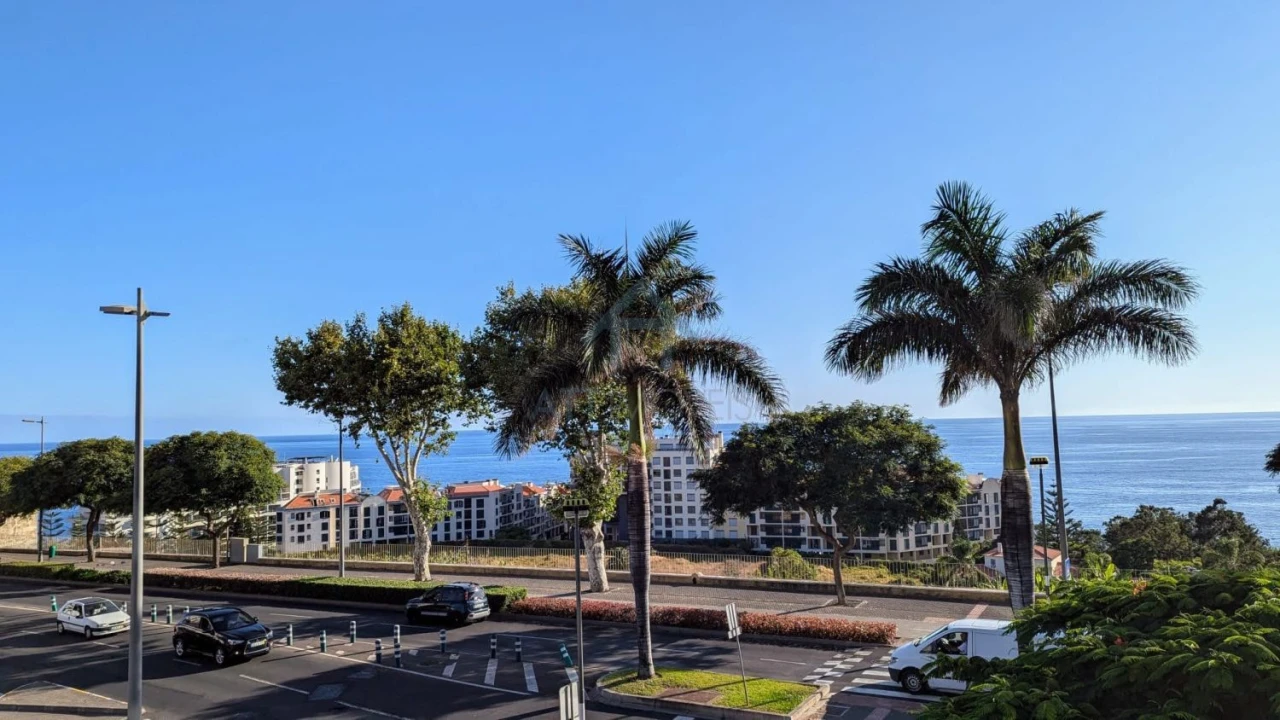 Apartamento T2 para Arrendamento em São Martinho Foto 2