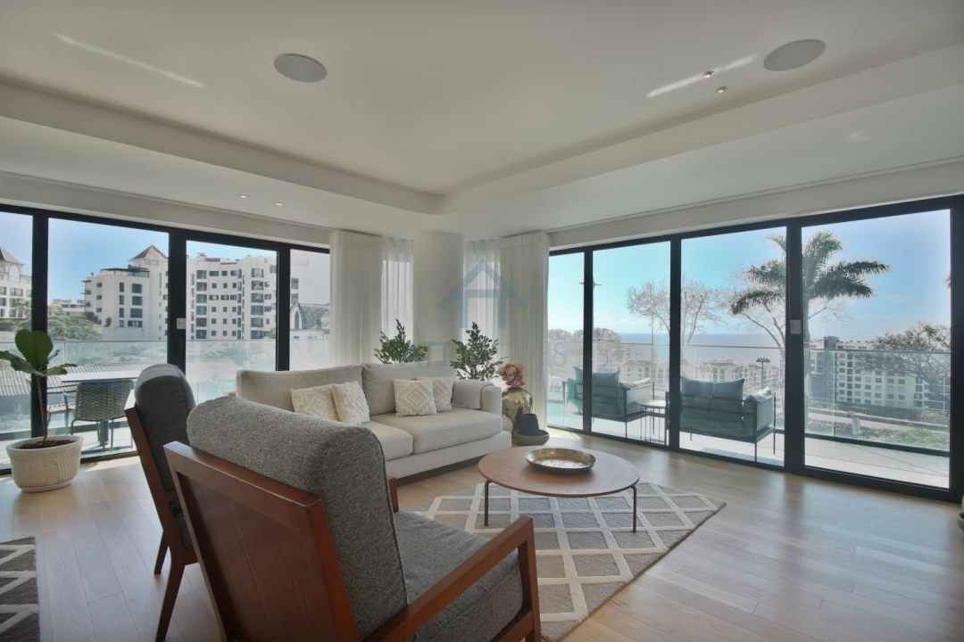 Apartamento T2 para Arrendamento em São Martinho Foto 7