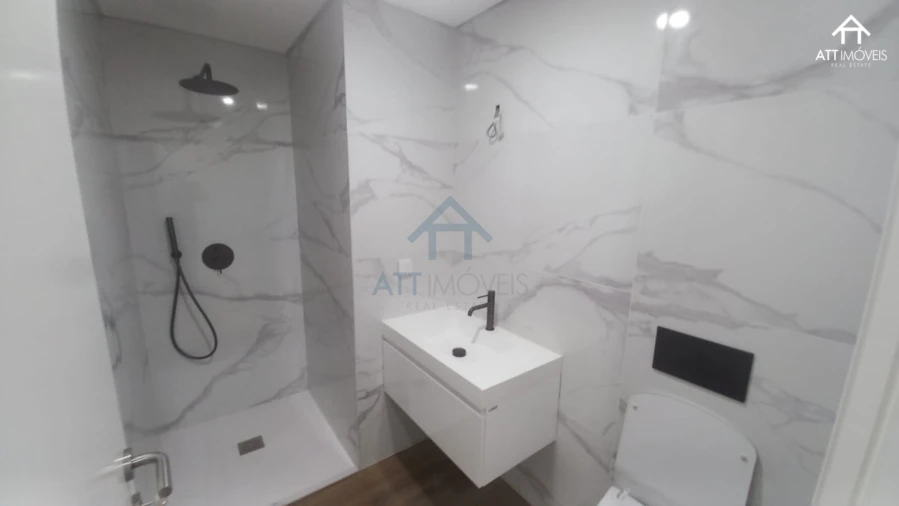 Apartamento T2 para Venda em São Martinho Foto 6