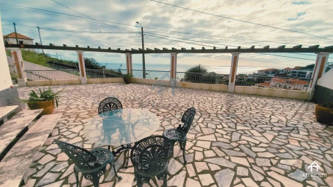 Moradia T4 para Venda em Arco da Calheta