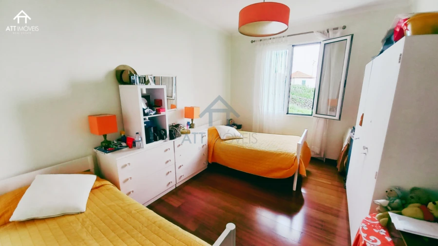 Moradia T4 para Venda em Arco da Calheta Foto 6