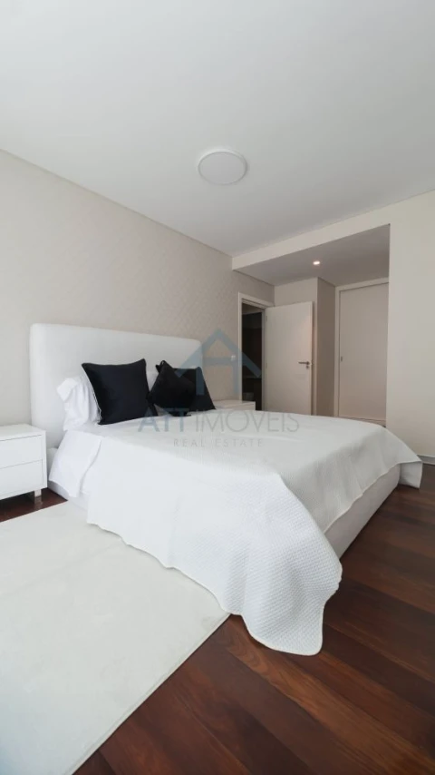 Apartamento T4 para Venda em Funchal (Se)