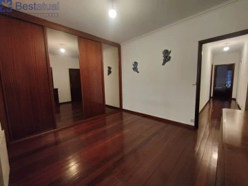 Moradia T4 para Venda em Vila Nova de Famalicão e Calendário