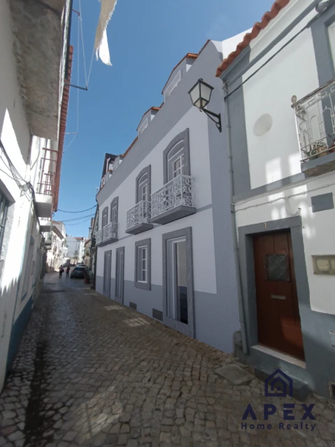 Loja para Venda em Santa Maria do Castelo e Santiago e Santa Susana