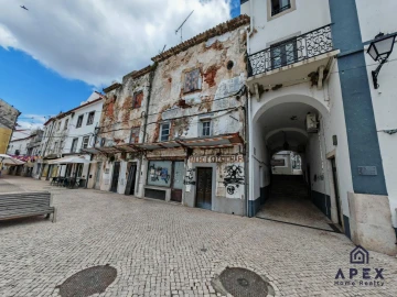 Loja para Venda em Santa Maria do Castelo e Santiago e Santa Susana