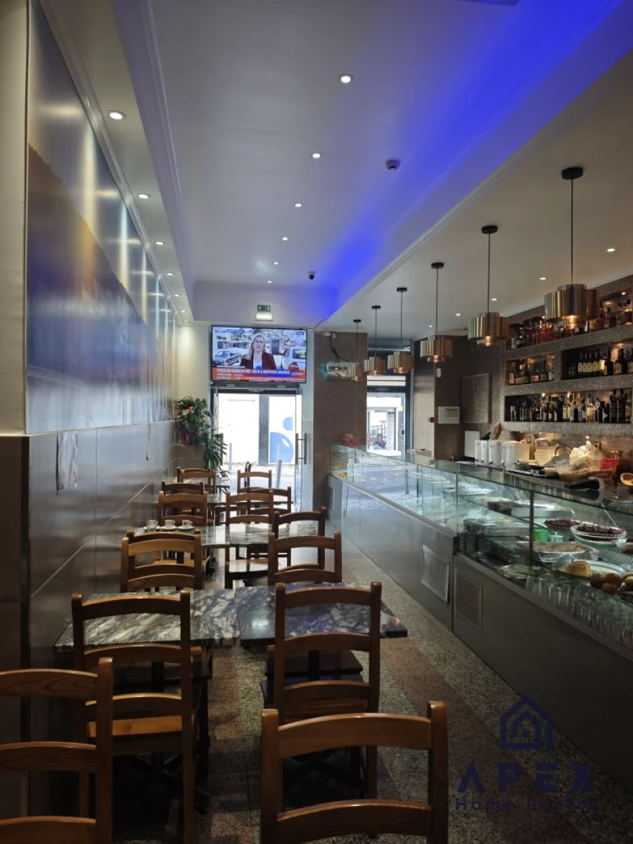 Loja para Venda em Campolide Foto 6