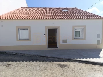 Moradia T3 para Venda em Serra D'El-Rei