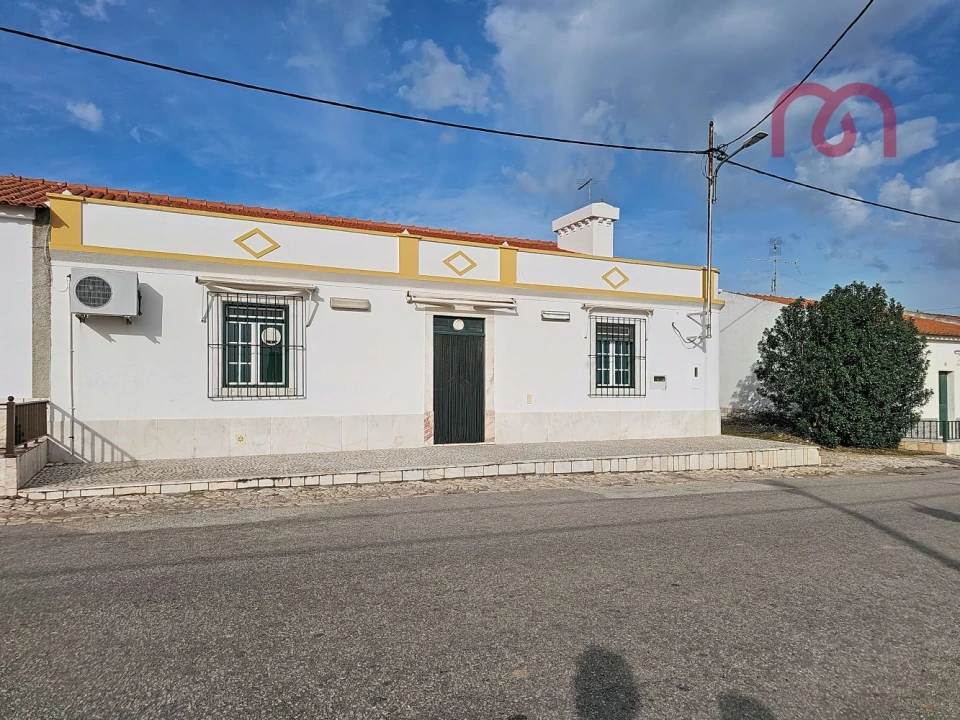 Moradia T2 para Venda em Orada Foto 3
