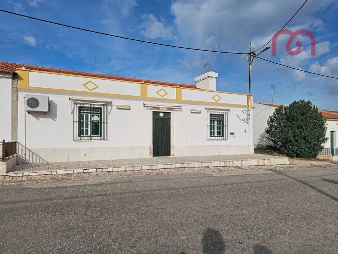 Moradia T2 para Venda em Orada Foto 3
