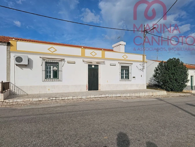 Moradia T2 para Venda em Orada Foto 2