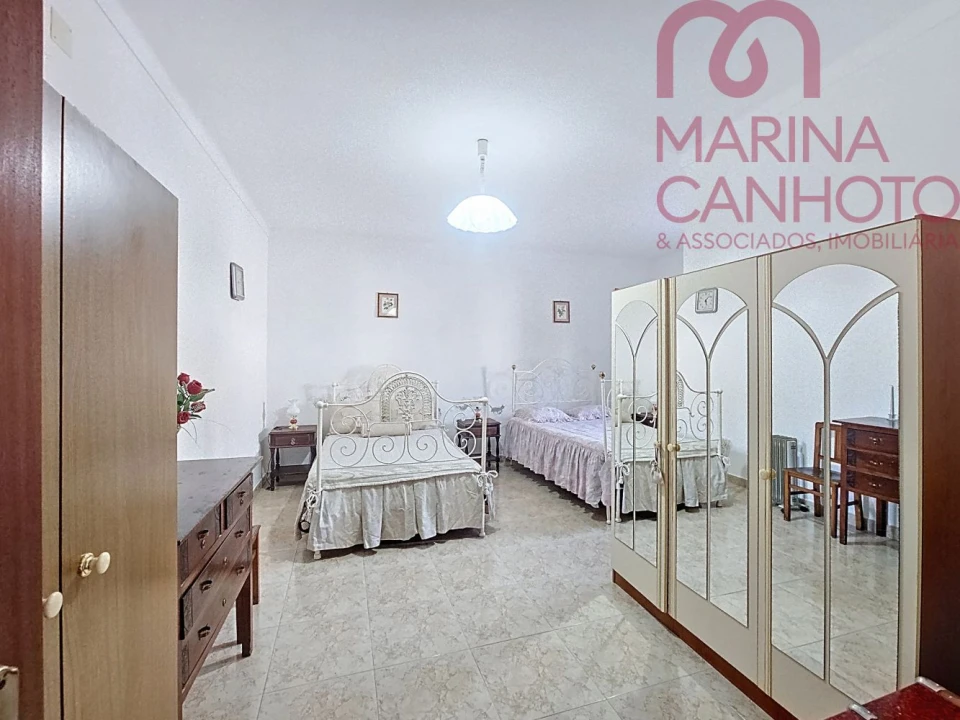 Moradia T2 para Venda em Orada Foto 9