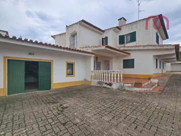 Quinta T6 para Venda em Terrugem e Vila Boim