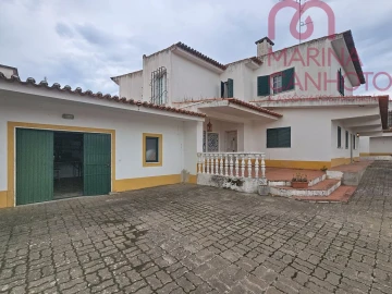 Quinta T6 para Venda em Terrugem e Vila Boim