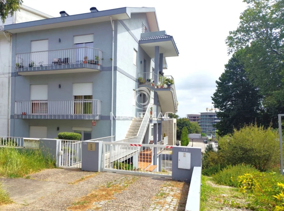 Apartamento T3 para Venda em Oliveira do Douro Foto 33