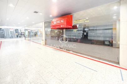 Loja para Venda em Cedofeita, Santo Ildefonso, Sé, Miragaia, São Nicolau e Vitória