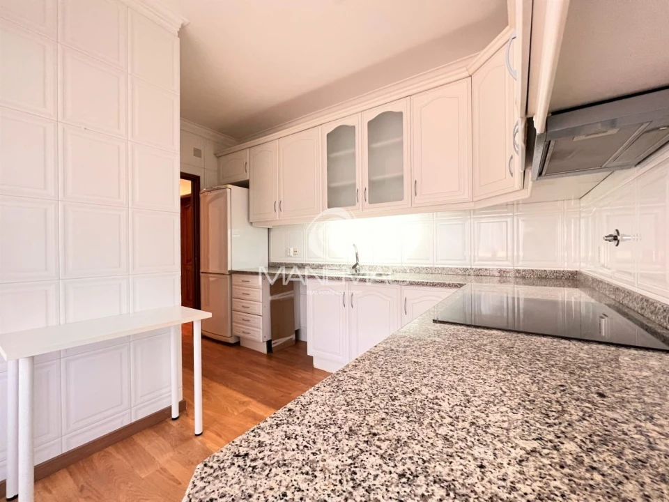 Apartamento T2 para Venda em Mafamude e Vilar do Paraíso Foto 32