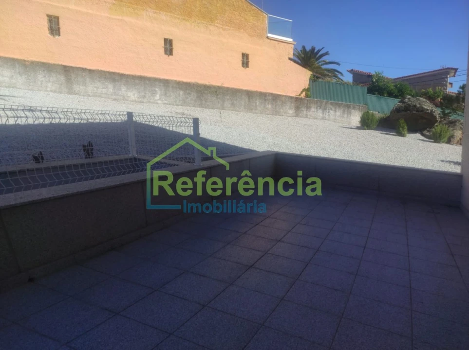 Moradia T3 para Venda em Santa Cruz/Trindade e Sanjurge Foto 16