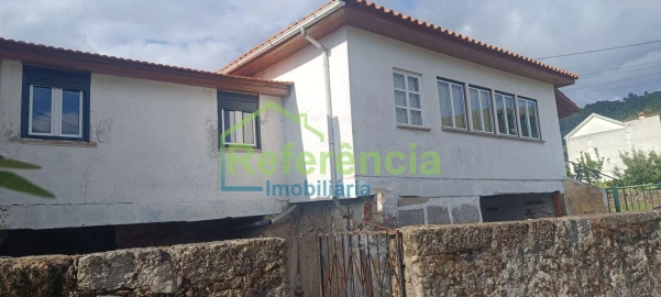 Moradia T3 para Venda em Loivos e Póvoa de Agrações