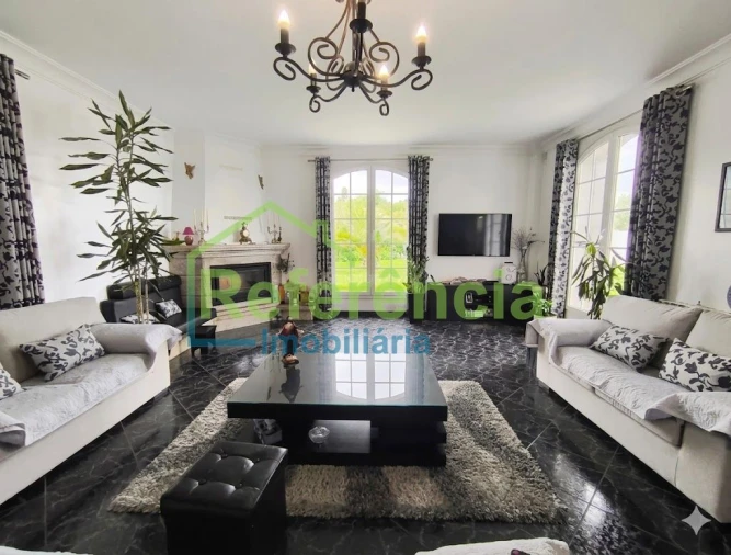 Moradia T6 para Venda em Outeiro Seco Foto 4