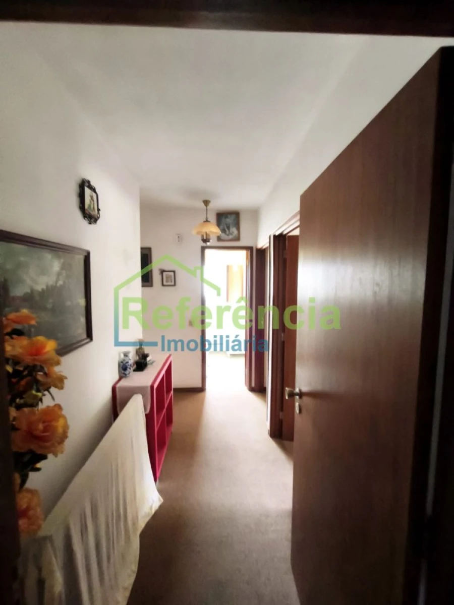 Apartamento T3 para Venda em Vilar de Nantes Foto 2