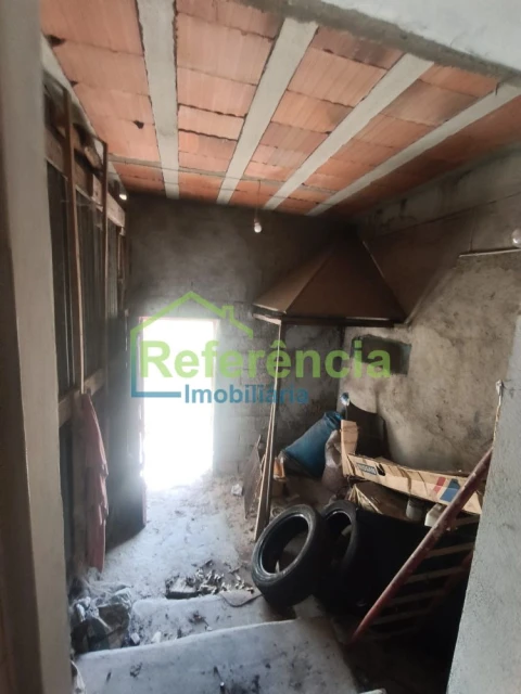 Moradia T3 para Venda em Santa Cruz/Trindade e Sanjurge