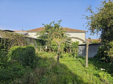 Moradia T4 para Venda em Arrifana