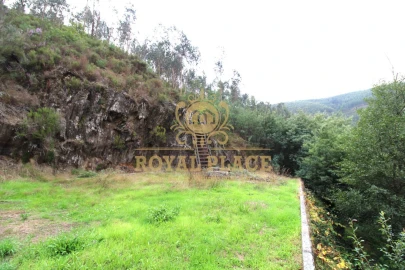 Quinta T0 para Venda em Sobrado e Bairros