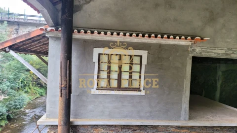 Quinta T0 para Venda em Sobrado e Bairros