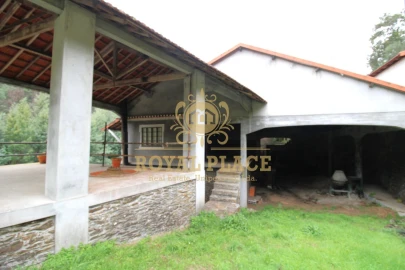 Quinta T0 para Venda em Sobrado e Bairros