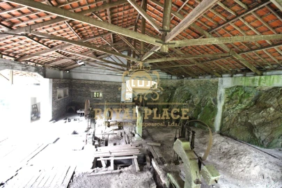 Quinta T0 para Venda em Sobrado e Bairros