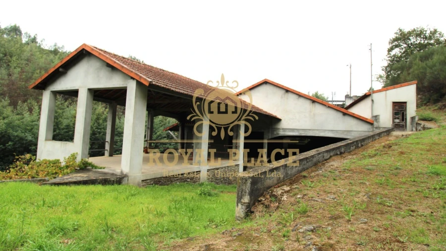 Quinta T0 para Venda em Sobrado e Bairros