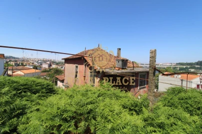 Moradia T10 para Venda em Oliveira do Douro