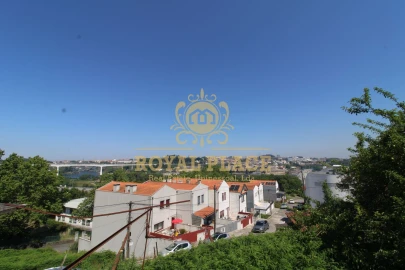 Moradia T10 para Venda em Oliveira do Douro