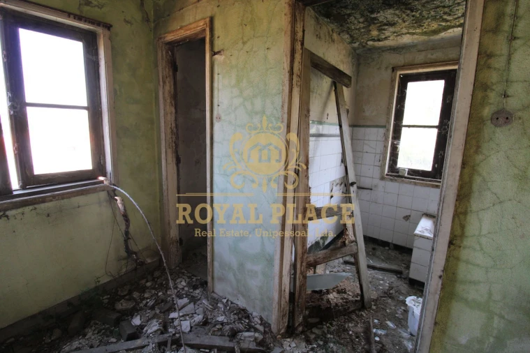 Moradia T10 para Venda em Oliveira do Douro Foto 8