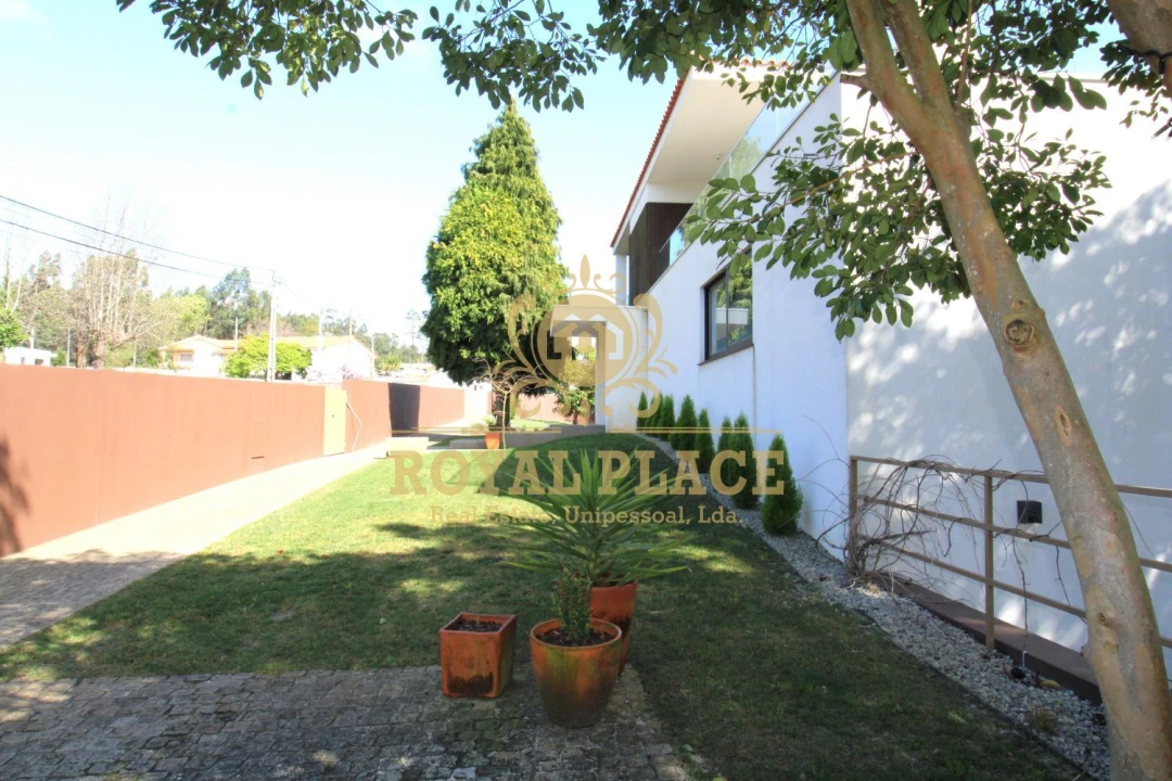 Moradia T10 para Venda em São Miguel do Souto e Mosteirô Foto 11