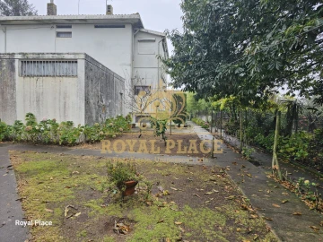 Moradia T4 para Venda em Argoncilhe