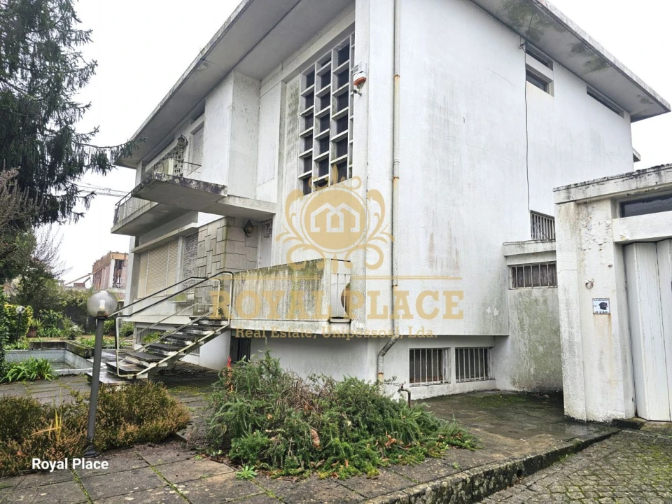 Moradia T4 para Venda em Argoncilhe Foto 3